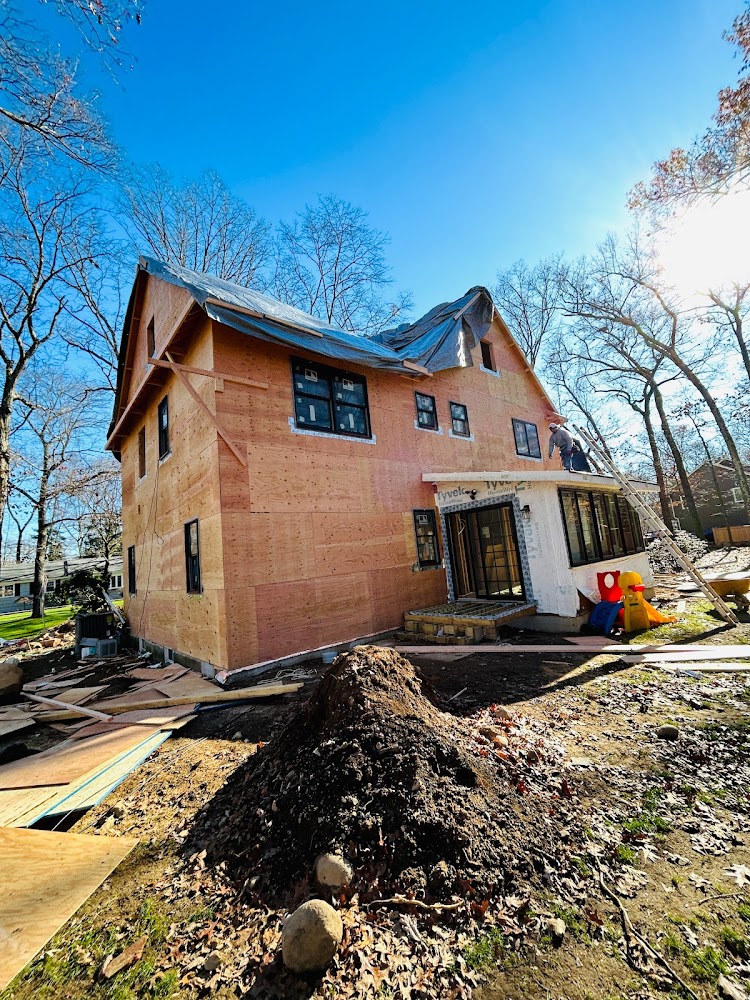 Heisenberg Construction & Roofing offering chimney services in Palisades Park